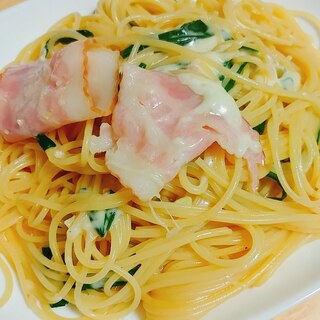 ベーコンとニラのチーズパスタ